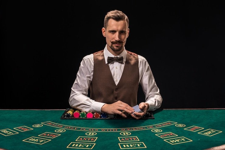 Studi live dealer sensasi 77 dengan broadcast multi-kamera dan dealer profesional